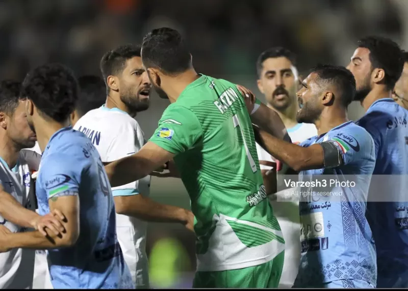 آغاز مجدد لیگ برتر فوتبال ایران با یک تصمیم عجیب