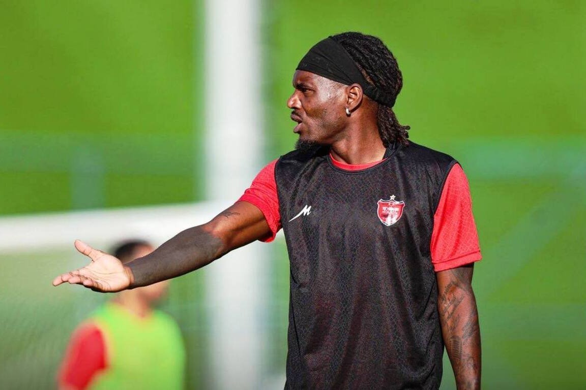 جوابهای عجیب بیفوما به مدیران پرسپولیس؛ صبر کنید، میآیم!