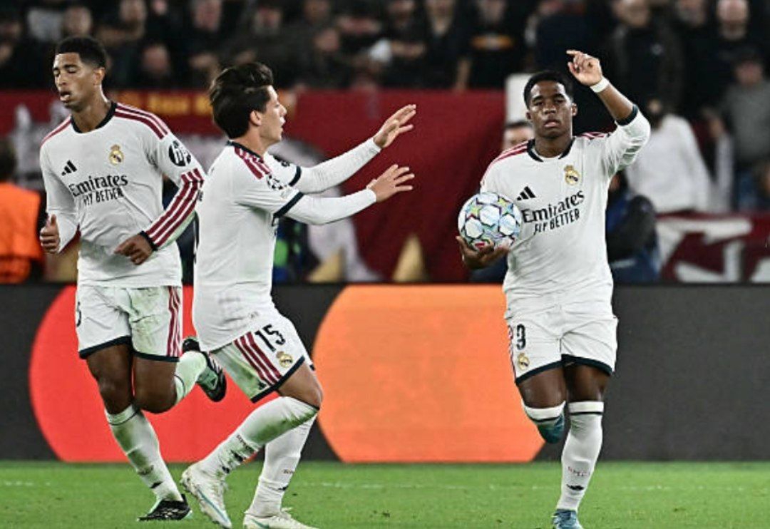 2549555