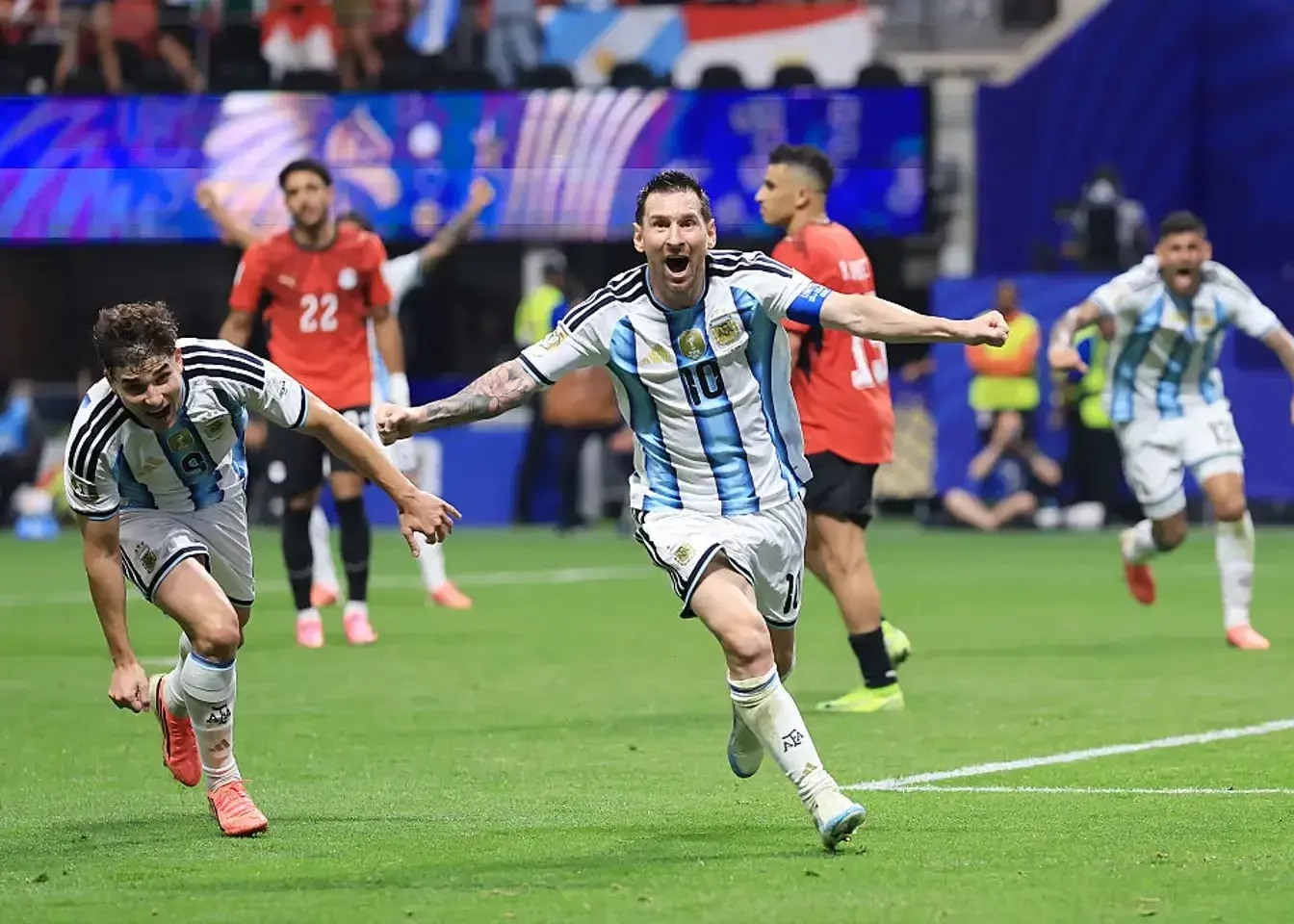 2492595