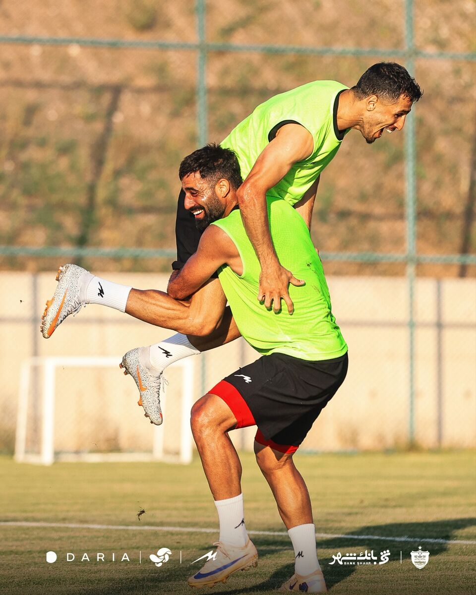 تصویر جالب دو کاپیتان پرسپولیس علیه شایعات+عکس