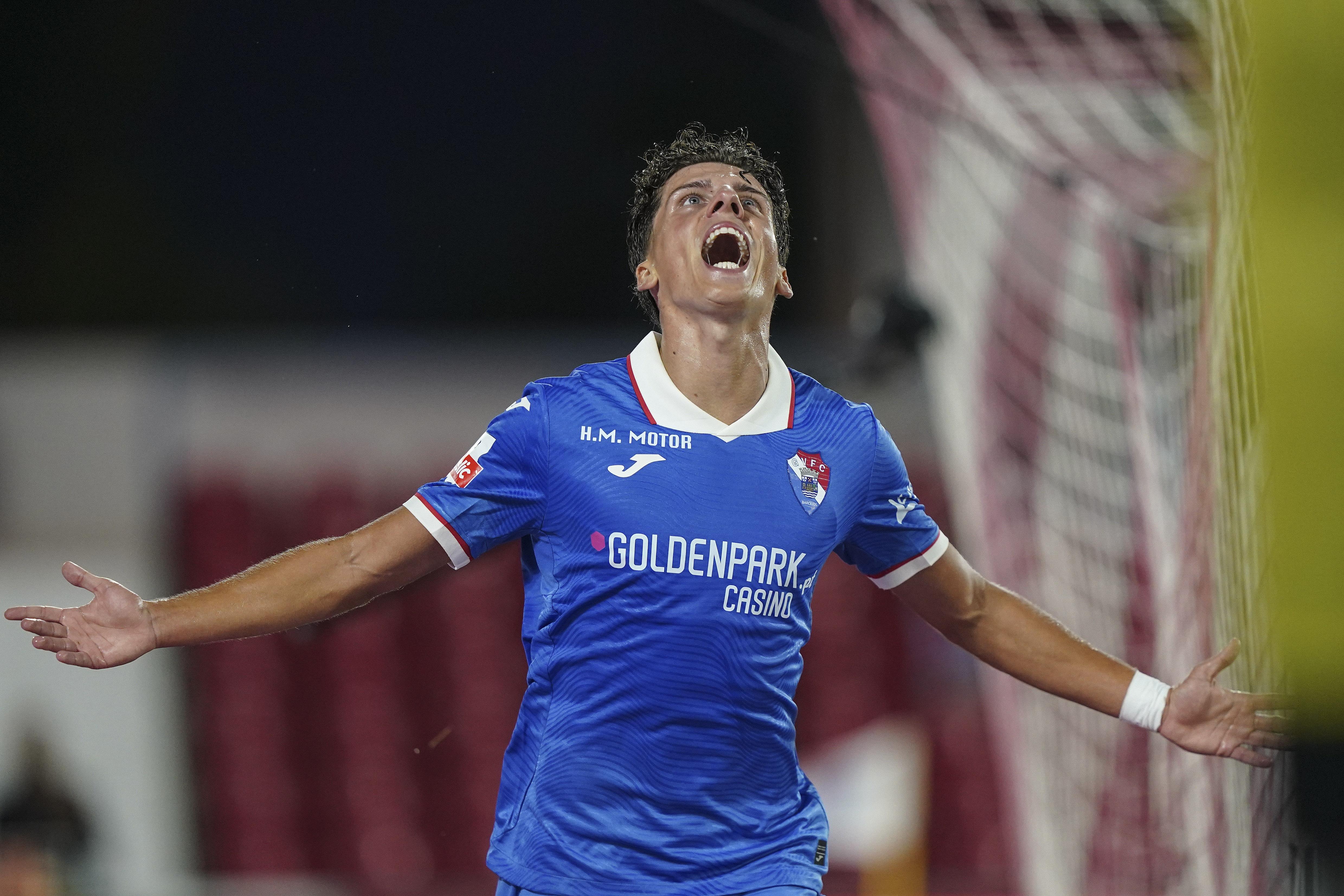 Gil Martins (20 years old) - Gil Vicente - Winger who already knows what it