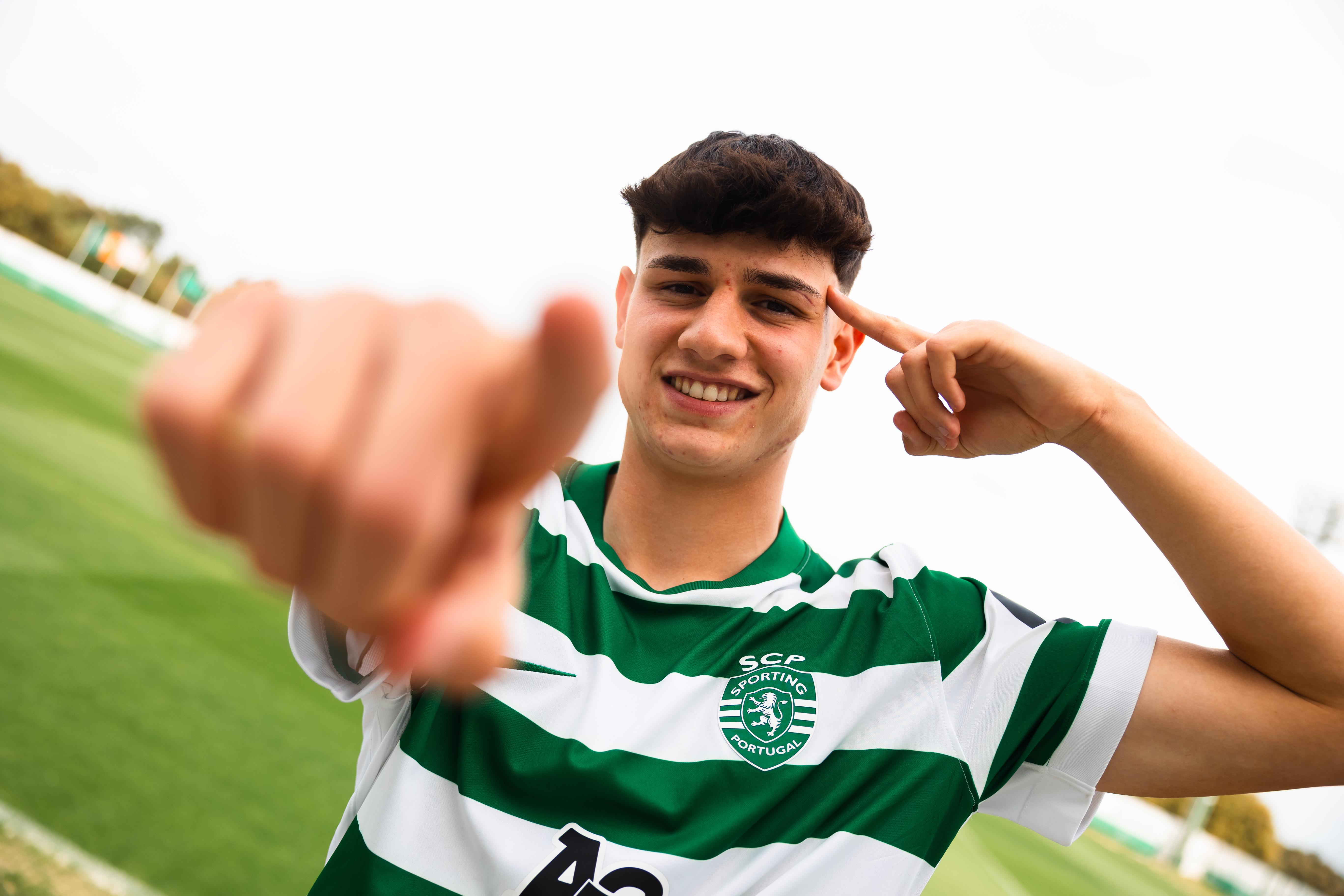 Miguel Almeida (19 years old) - Sporting - Four goals in three games for the Sporting U23 team this season. 23 in 2025/26 - Photo: SPORTING CP