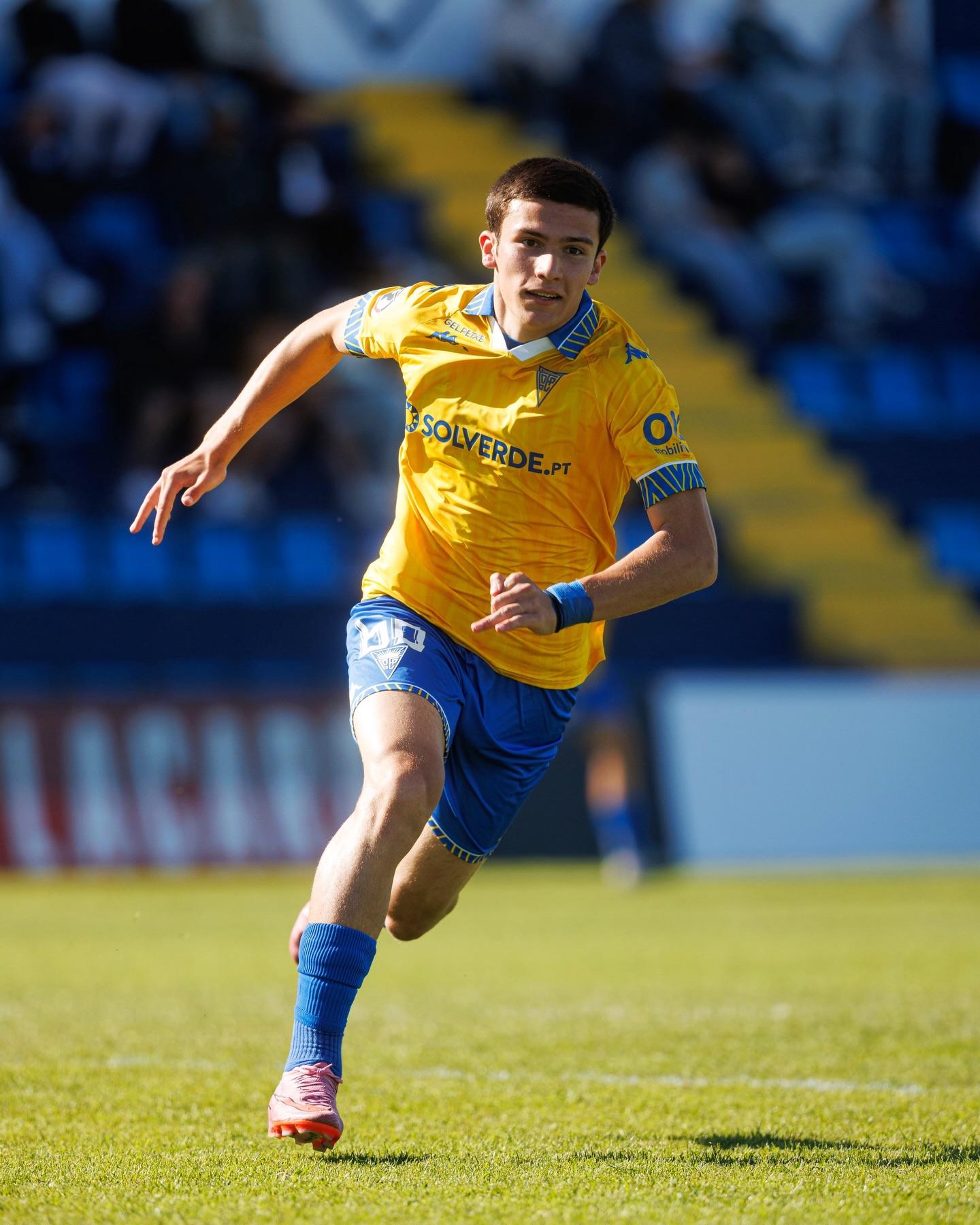 João Gomes (17 years old) - Estoril - Second top scorer in the youth championship last season: 29 goals in 36 games.
