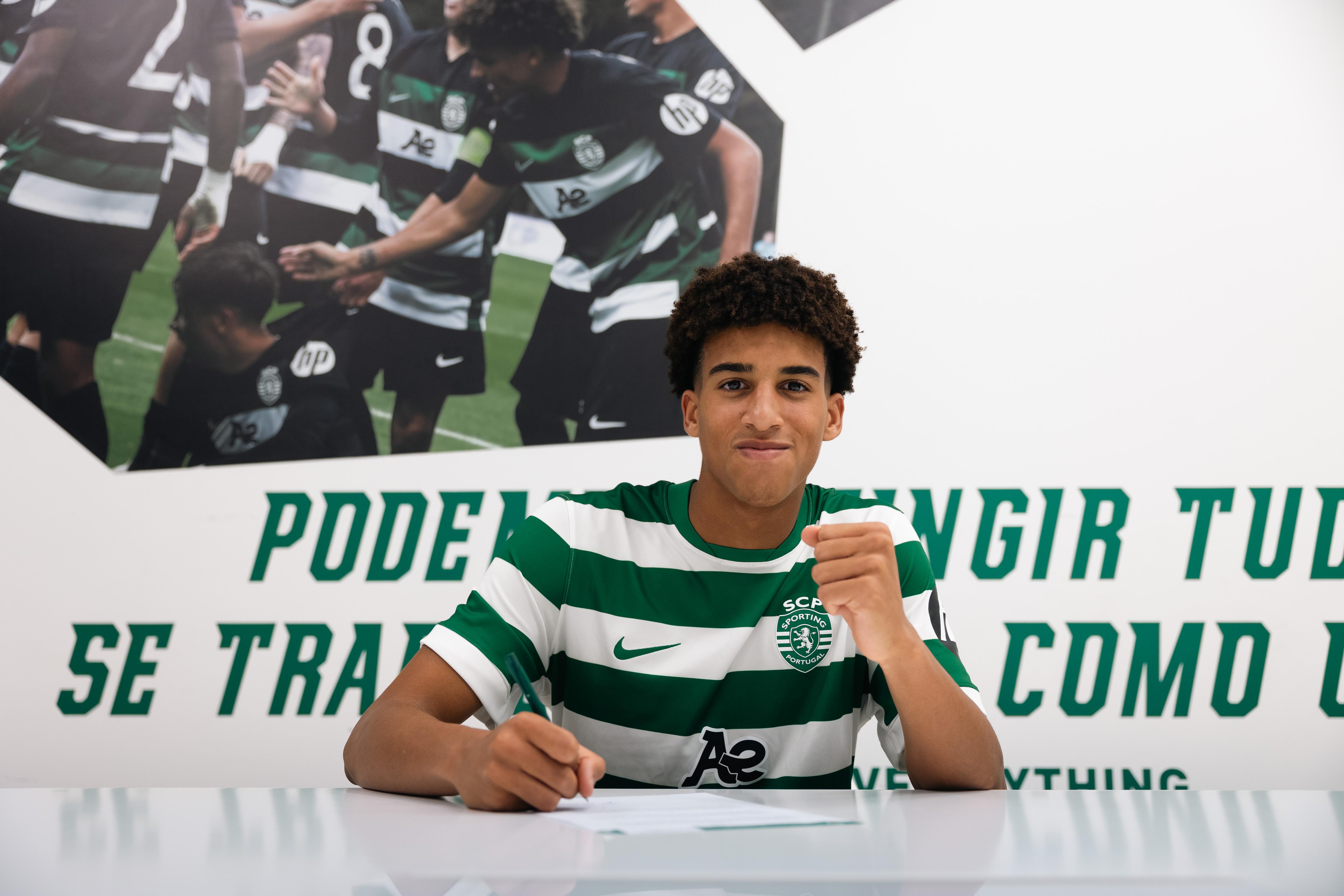 Sandro Ferreira (17 years old) - Sporting - Plays for the Under-23s, where he has already scored this season - Photo: Sporting CP