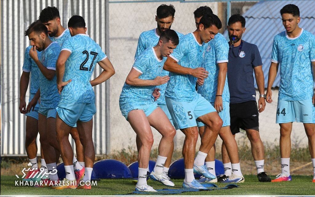 بحران در استقلال؛ آبیها بعد از ۲۳ روز هنوز تیم کامل ندارند