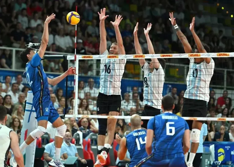 قهرمان جهان با ستارههایش دوباره بیرحم شد
