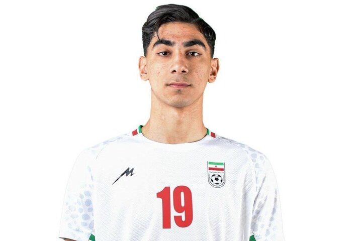 حضور مهاجم گل گهر در باشگاه پرسپولیس برای توافق نهایی