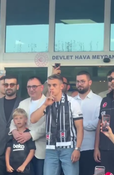🎞 دلبری تروسار مقابل هواداران بشیکتاش