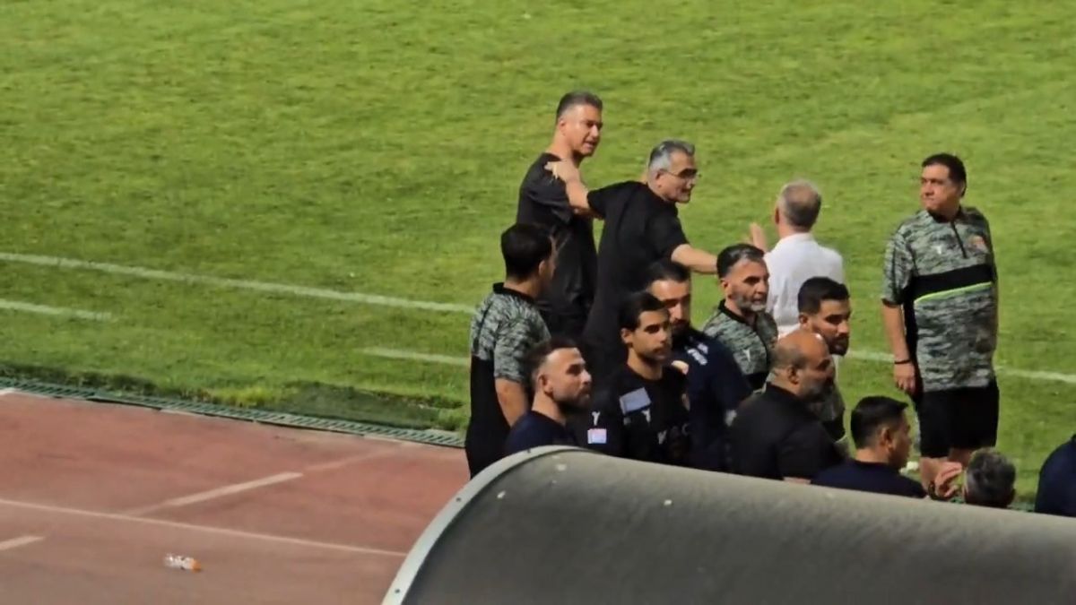 درگیری حمید مطهری سرمربی فولاد با یکی از اعضای نیمکت خیبر