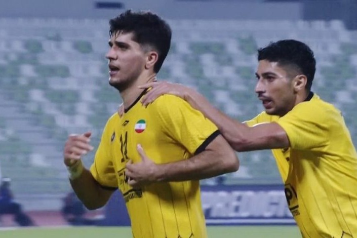 آب پاک سپاهان روی دست پرسپولیس: آریا یوسفی و مهدی لیموچی را نمیدهیم!