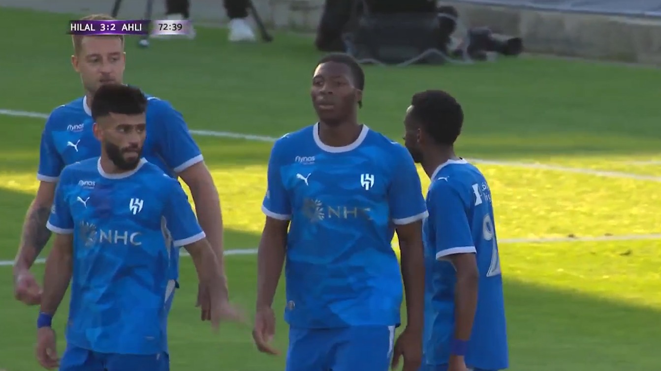 گل سوم الهلال به الاهلی قطر (متعب الحربی)