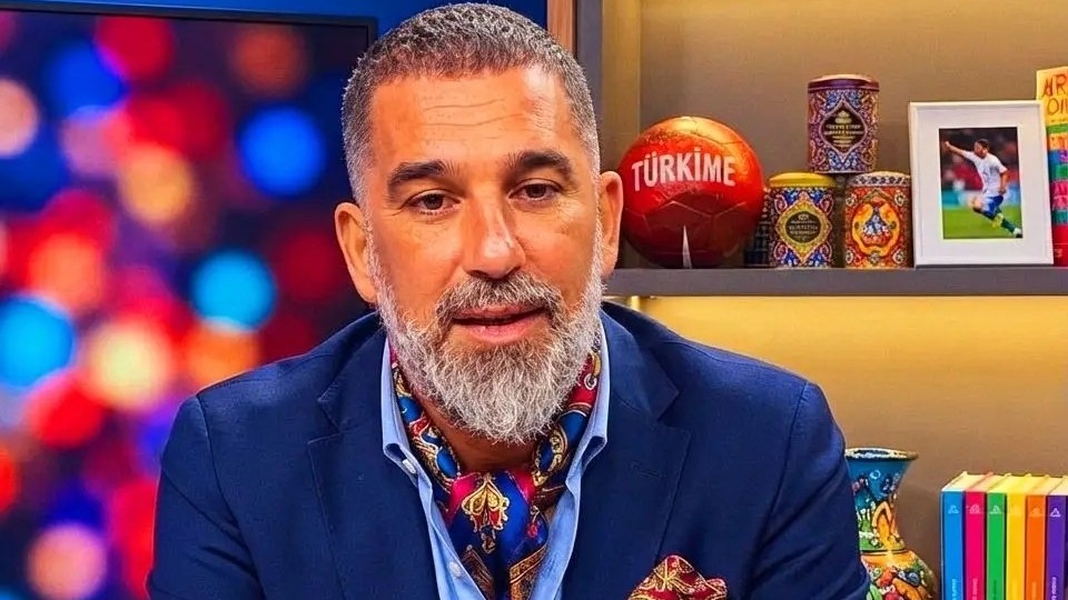 آردا توران: اگر کسی رونالدو را به مسی ترجیح دهد، دیگر با او درباره فوتبال صحبت نمیکنم!
