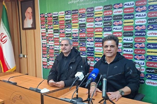 وحید رضایی سرمربی شمسآذر ماند