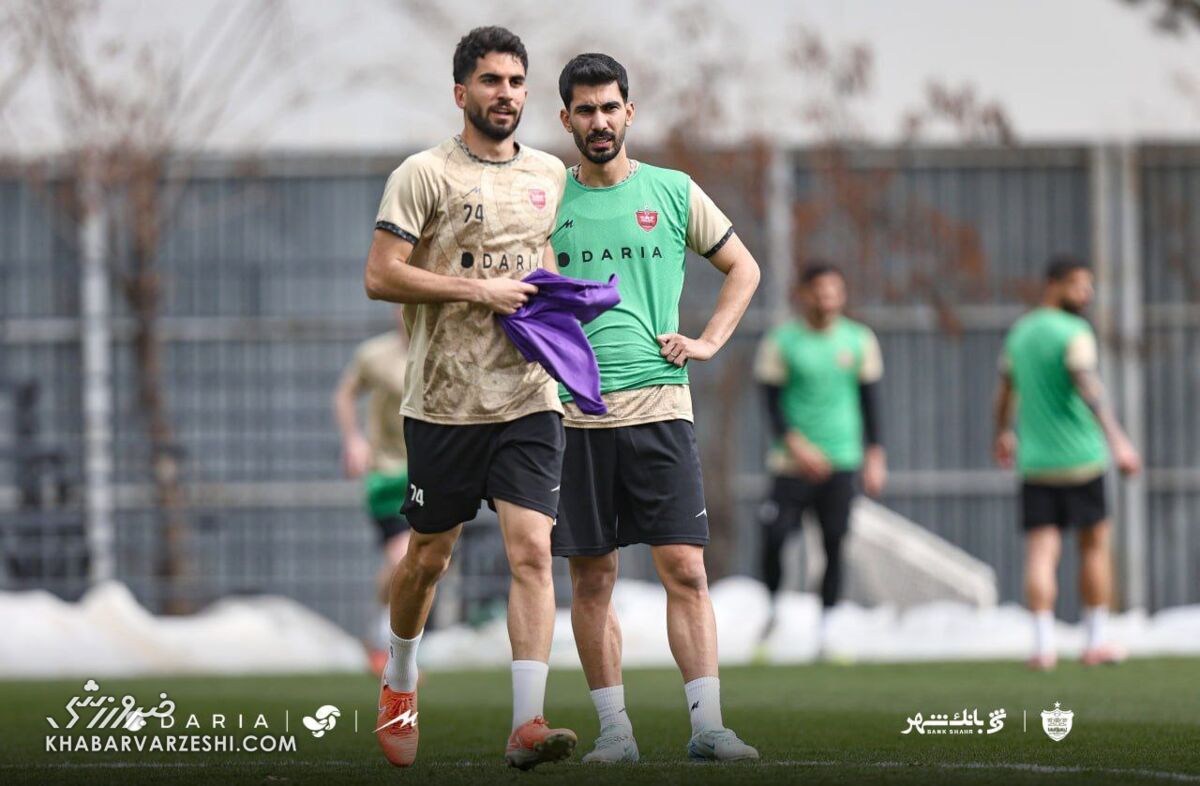 لایک جنجالی رضا شکاری؛ آیا مهاجم پرسپولیس، استقلالی میشود؟