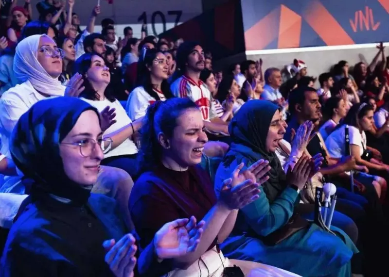 والیویس نابینایان را به قلب هیجان لیگ ملتها برد