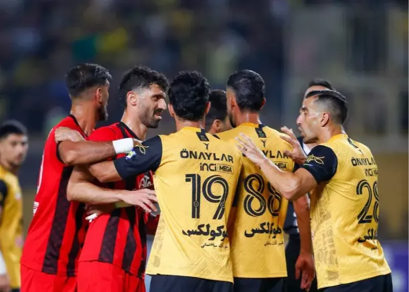 گزارش زنده: سپاهان 0 - تراکتور 1