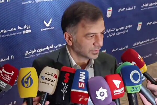 کارشکنی برای موفقیت در بازی های آسیایی؛ حجت کریمی: به تیم امید بازیکن نمی دهیم/سربازی بیرانوند را پیگیر هستیم