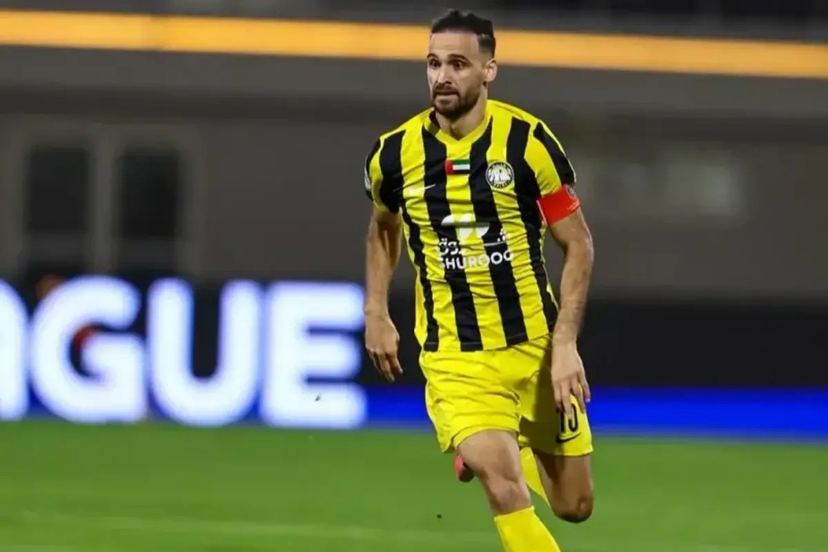 بمب پرسپولیس؛ فرمانده خط هافبک از امارات می‌آید ؟