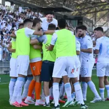 شکست سنگین صدرنشین بهدست یاران محبی