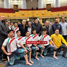 در مراسمی با حضور رئیس جمهور؛ برترینهای ورزش ایران معرفی شدند/ جایزه «ماندگار» برای فوتبال + فیلم