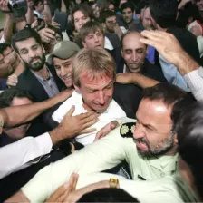 سروِ ساندویچِ یورگن کلینزمن در تهران! (عکس)