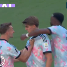 بریس روی ارسال عالی تروسار آمریکا ۱-[۲] بلژیک ⚽️ دکتلار ⏱️ دقیقه ۳۳