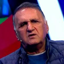 آقای خلیلی! من میدانم چرا پرسپولیس با تو در دوران درویش قطع همکاری کرد/ آقای گل ما پرسپولیسیها فرشاد پیوس است نه جنابعالی