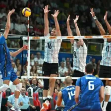 قهرمان جهان با ستارههایش دوباره بیرحم شد