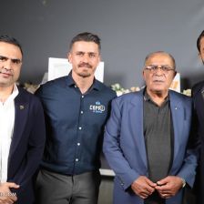 آقای خطیر! تلاش بیهوده نکن جام استقلال را دادهاند/ یک عده گدا گشنه به جان این فوتبال افتادهاند