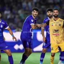لوزی آهنی استقلال، بدون یک ترک
