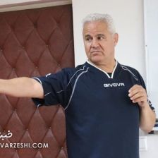 دفاع استقلال ایراد دارد و میتوان به آنها گل زد/ فکر میکنم اورونوف اشباع شده است