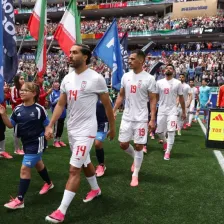 شنل قهرمانی بر تن گلر ایران - بازتاب جهانی ایران و بلژیک