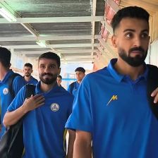 ورود بازیکنان نفت مسجدسلیمان و پالایش نفت بندرعباس به ورزشگاه