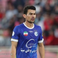 مدافع استقلال: خیلیها در ایران از مربی تیم ملی راضی نیستند