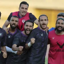 لیگ یک: قهرمانی به خطر افتاد
