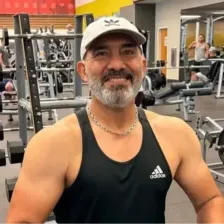 ‌خیره‌کننده‌: عابدزاده لگد می‌خورد، تسلیم نمی‌شود! (عکس)