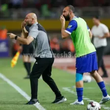 فرمانده استقلال طاقت نشستن ندارد! (عکس)