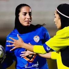 توقف عجیب خاتون مقابل شاگردان سارا