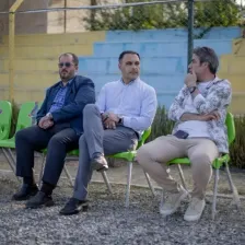 دروازهبان سرخابیها هنوز در کنار چمن (عکس)