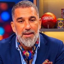 آردا توران: اگر کسی رونالدو را به مسی ترجیح دهد، دیگر با او درباره فوتبال صحبت نمیکنم!