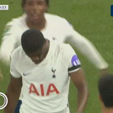 ارسال دقیق متئوس فرناندز تاتنهام [۳]-۰ چارلتون ⚽️ دنسو 🔴 دقیقه ۶۷