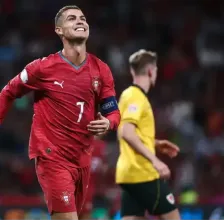 اوزه‌بیو و پله و مارادونا را دیدم و مثل رونالدو نبودند!
