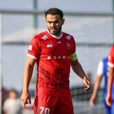 در بازی پرحاشیه پرسپولیس؛ اورونوف کاپیتان شد
