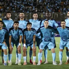 ستاره چادرملو با بازوبند و پاس گل برگشت(عکس)