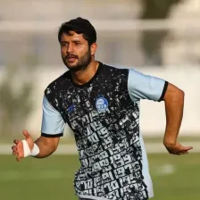 جایی در ترکیب استقلال برای عارف خالی کنید!