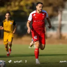 شوت اورونوف تیرک را لرزاند! (عکس)