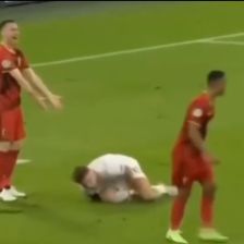 بازیگری ناشیانه ایموبیله 😂🧑🎤