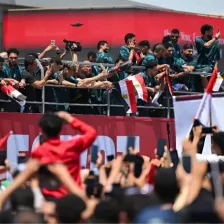 استقبال از مصر با پرچم فلسطین و کیت خونی آرژانتین