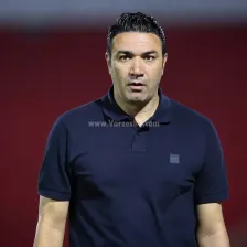 گرفتن گلو تاریخ به سبک نکونام